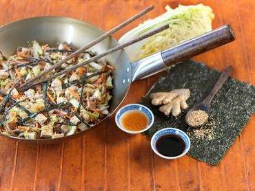 Wok de nouilles sautées à la chinoise Wok de nouilles sautées à la chinoise